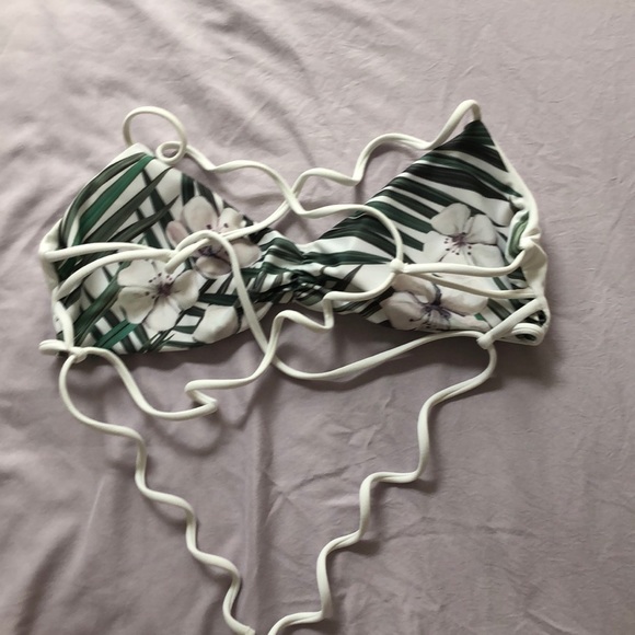 Reversible bikini top cross cross straps - Picture 3 of 3